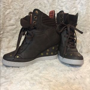 YANA Report Studded Wedge Sneaker